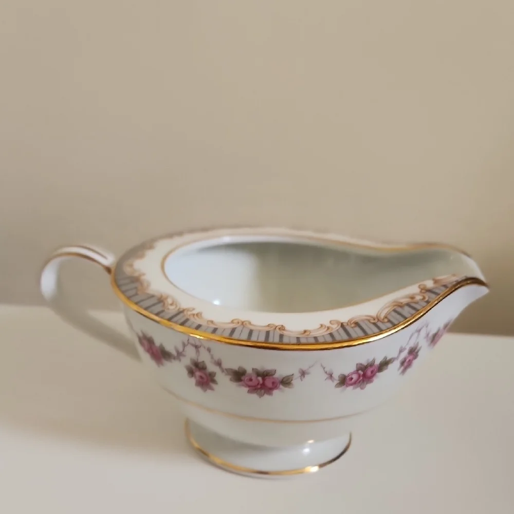 Vintage Noritake Ridgewood 5201 Fine Bone China Creamer Made In Japan